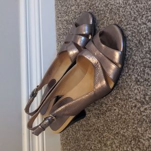 Softspots metallic open toe heels size 9